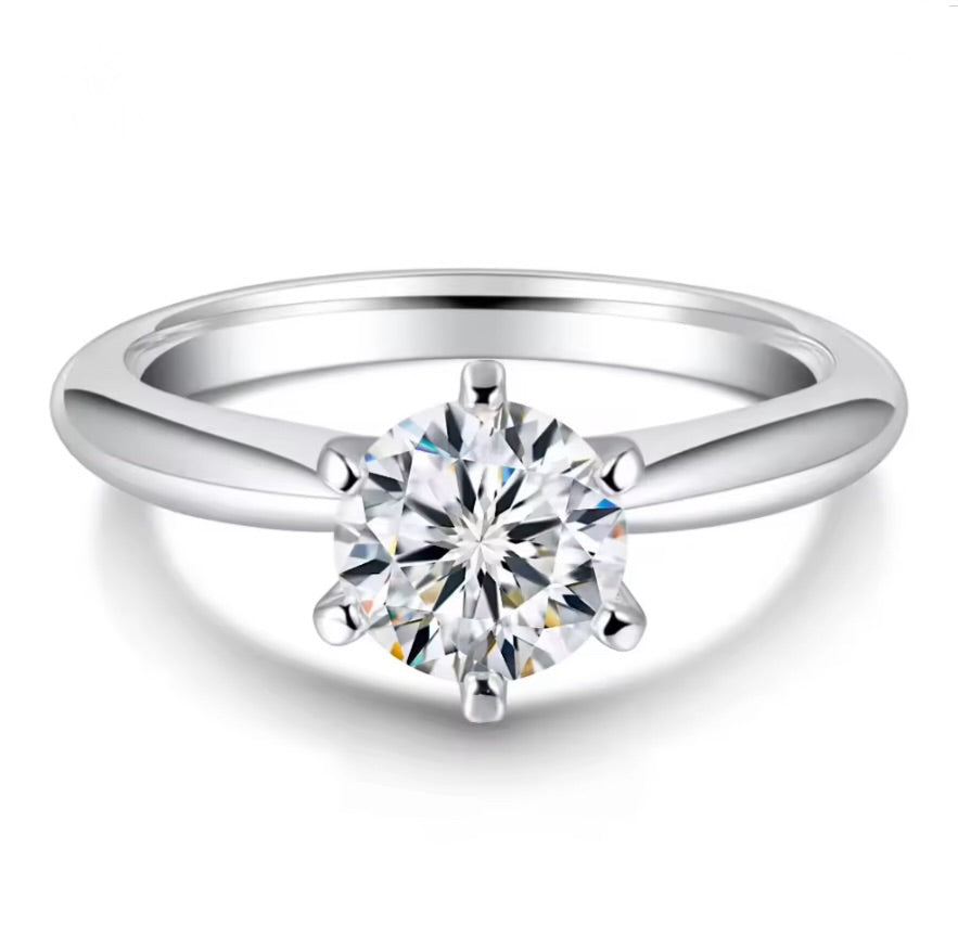 "Margot" Round Cut Ring