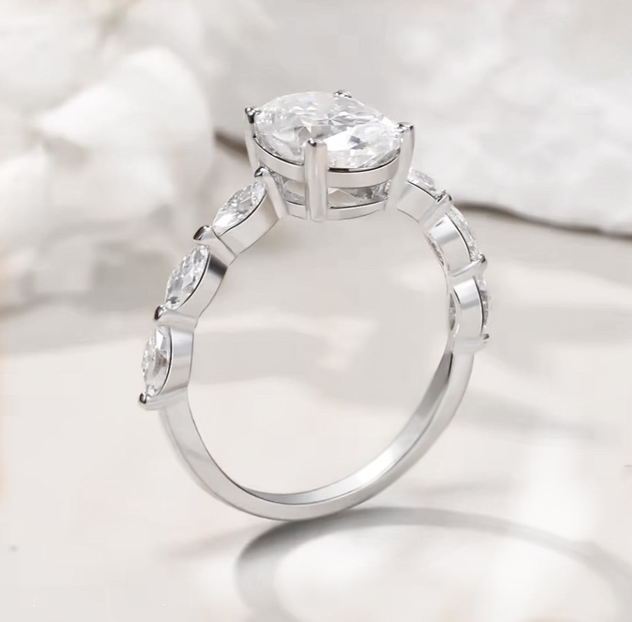 "Livia" Oval Cut Ring